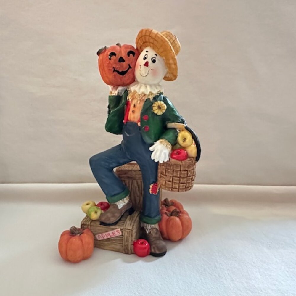 Scarecrow Figurine - Picture 1 of 8